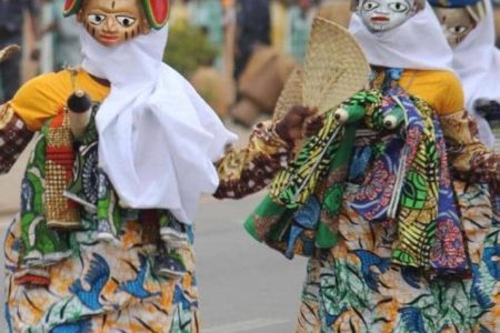 Festival des Masques à Porto-Novo 2025 : Un voyage au cœur des traditions vivantes du Bénin